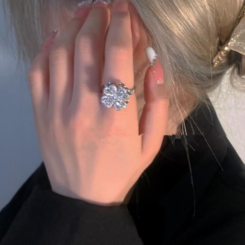 Anksiyete Önleyici Dört Yapraklı Yonca Premium Yüzük (Ayarlanabilir Boyut)